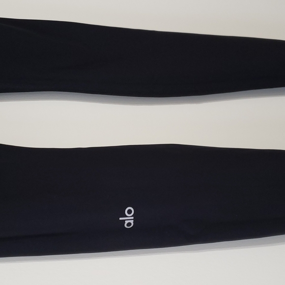 Like new! ALO Yoga High Waisted Ripped Warrior Leggings - Picture 8 of 13